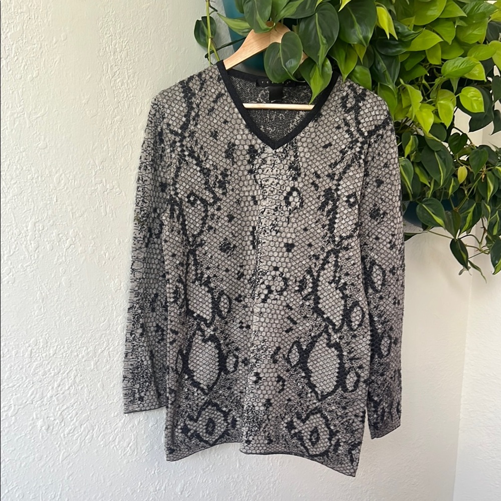 Tesori Monochrome Snake Print Top